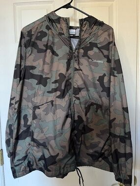 Columbia Womens Packable Rain/Wind Jacket Full Zip, Camo 1X